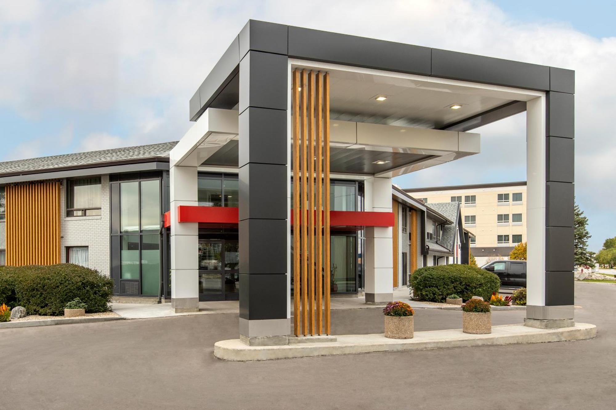 Comfort Inn East Sudbury Exterior photo
